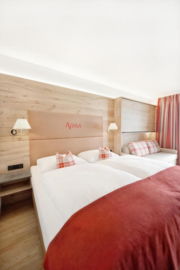 Hotel Alpina Superior 페트노이 암 아를베르크 외부 사진