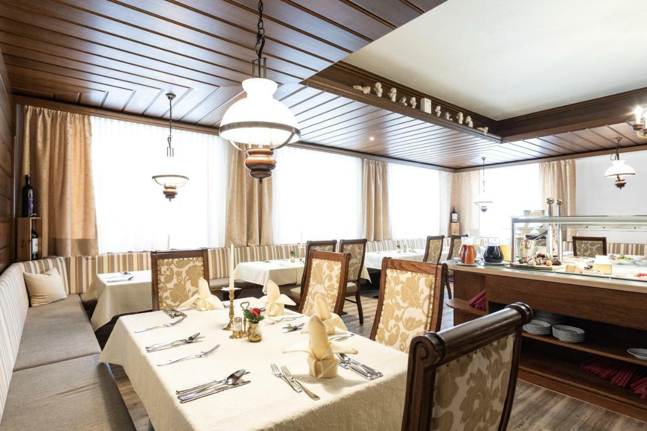 Hotel Alpina Superior 페트노이 암 아를베르크 외부 사진